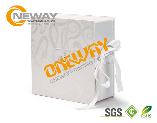 High End Executive Coeporate Custom Printed Gift Boxes , White Packaging Boxes A4 Size