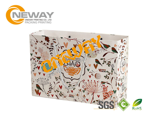Cardboard Paper Custom Printed Gift Boxes Full Color Print With Close Belt