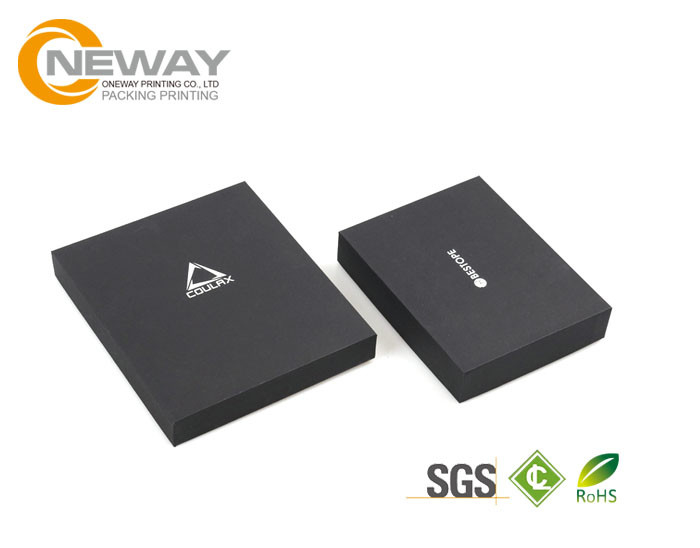 Custom Gift Boxes , Kraft Paper Fashion Paper Packing Boxes With Clear Window